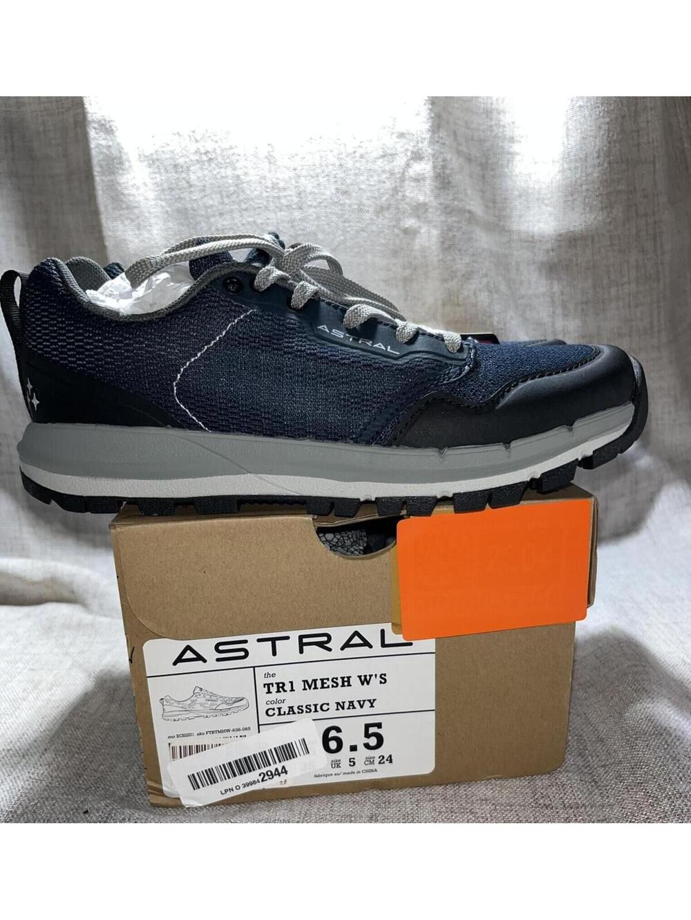 Astral TR1 Mesh Navy / Gray W's 6.5 NWT